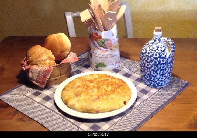 Bed and Breakfast East Wind Medea Esterno foto