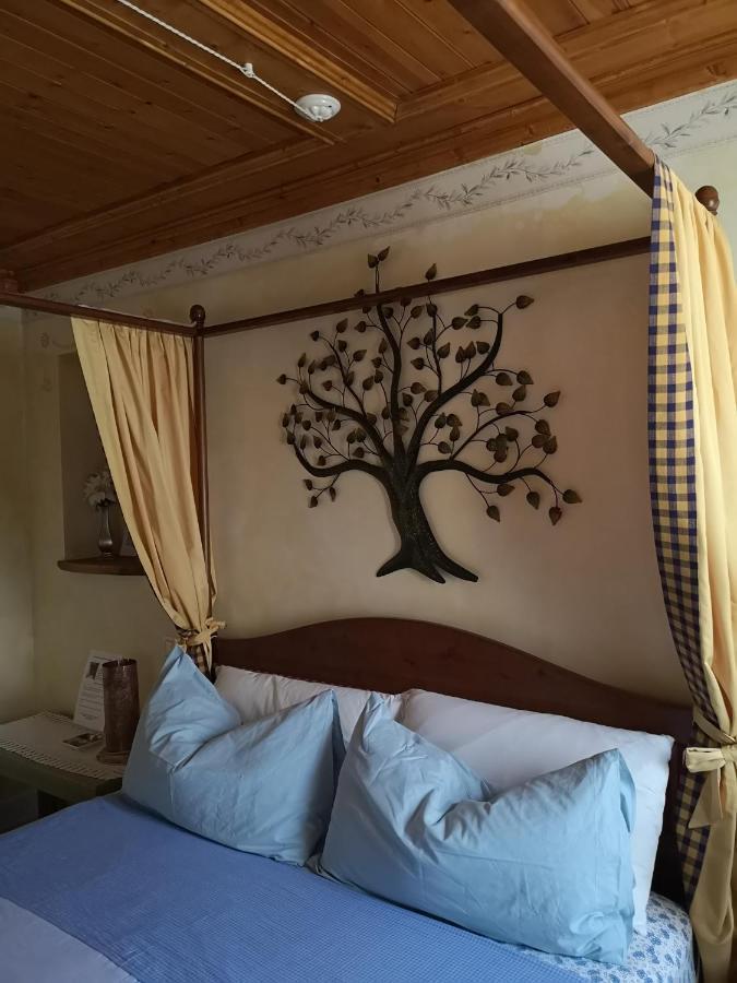 Bed and Breakfast East Wind Medea Esterno foto