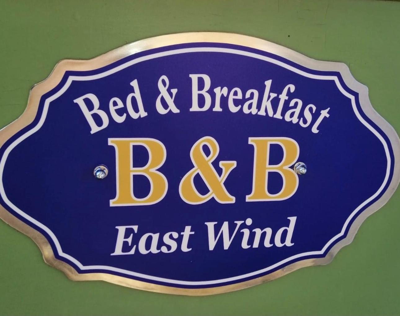 Bed and Breakfast East Wind Medea Esterno foto
