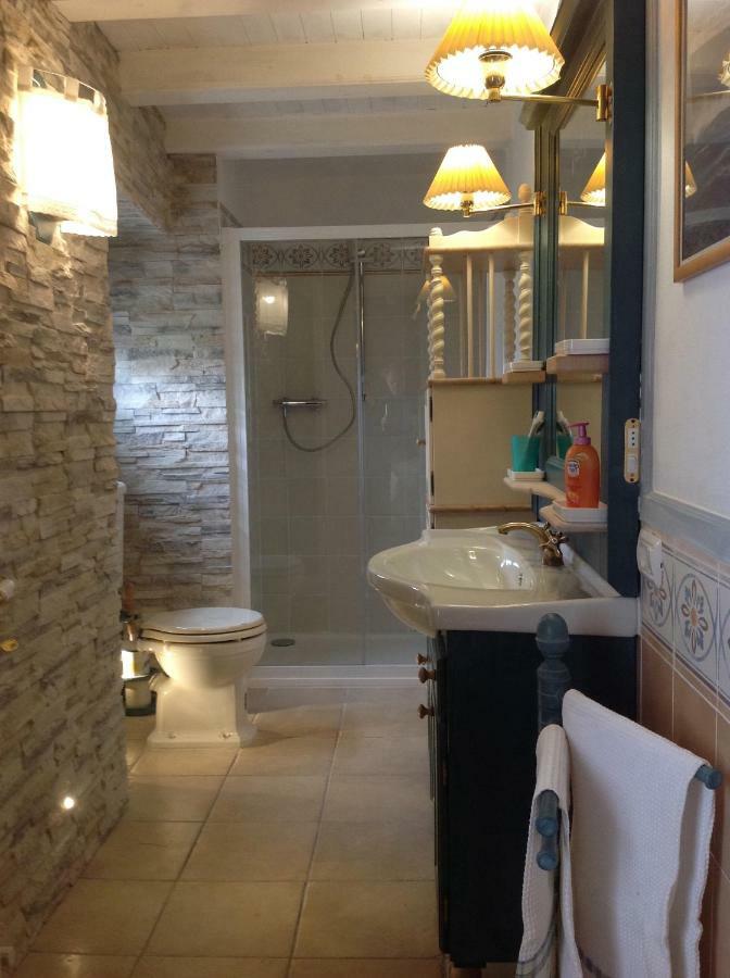 Bed and Breakfast East Wind Medea Esterno foto