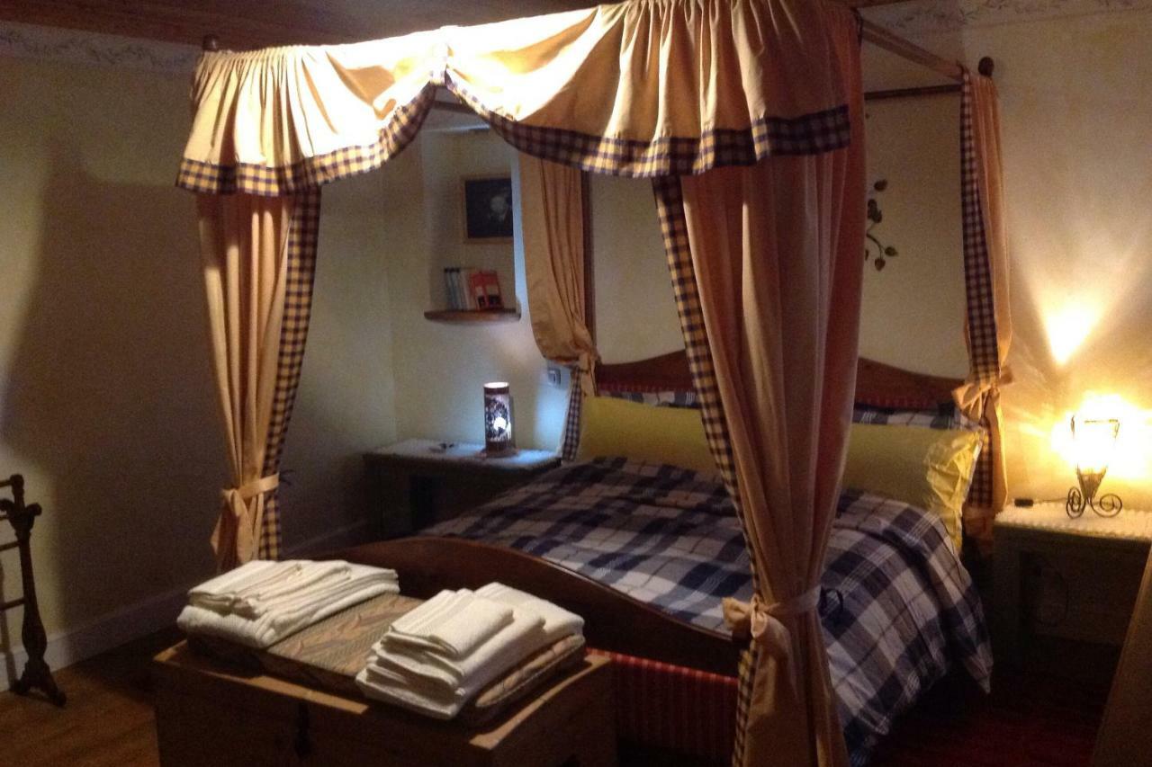 Bed and Breakfast East Wind Medea Esterno foto