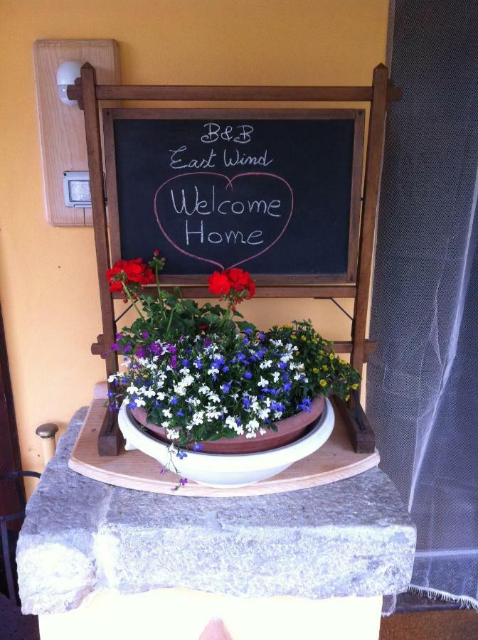 Bed and Breakfast East Wind Medea Esterno foto