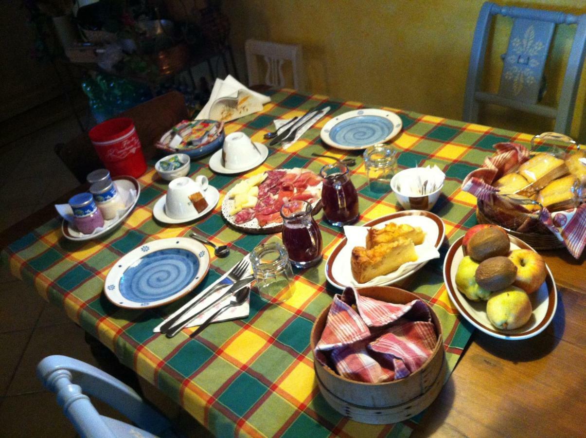 Bed and Breakfast East Wind Medea Esterno foto